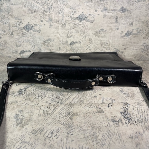 Time Resistance Leather Briefcase - Business Laptop Bag Italian Handmade - Picture 6 of 16